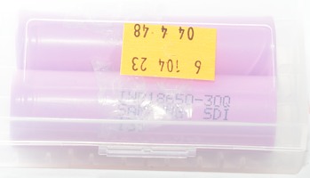 https://lygte-info.dk/pic/Batteries2012/Samsung%20INR18650-30Q%203000mAh%20(Pink)/DSC_2343.jpg